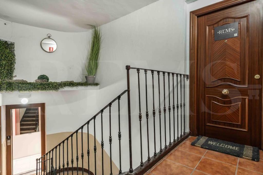 Private Terrace, Barbecue & Cathedral View By Rems Málaga Exterior foto